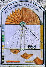 Montgenèvre - Les Alberts - Le Canton - Cadran solaire de 1988 sur la maison Kovacic