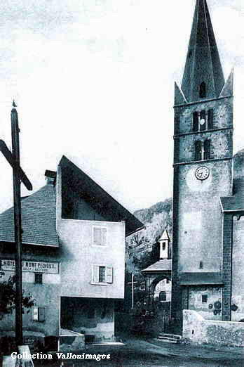 Vallouise - Place de l'glise dans les annes 1900