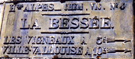 Plaque du chemin vicinal n°4, reliant la Bessée aux Vigneaux et à Vallouise
