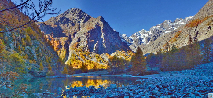 Entre les Aygues,'Lac' du Gerpa, avec les Bans en arrière plan