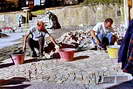 Vallouise - Place de l'Église - Les travaux durant l'automne 2005 - Pose des pavés