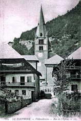 Vallouise - Rue et Place de l'Église vers 1900