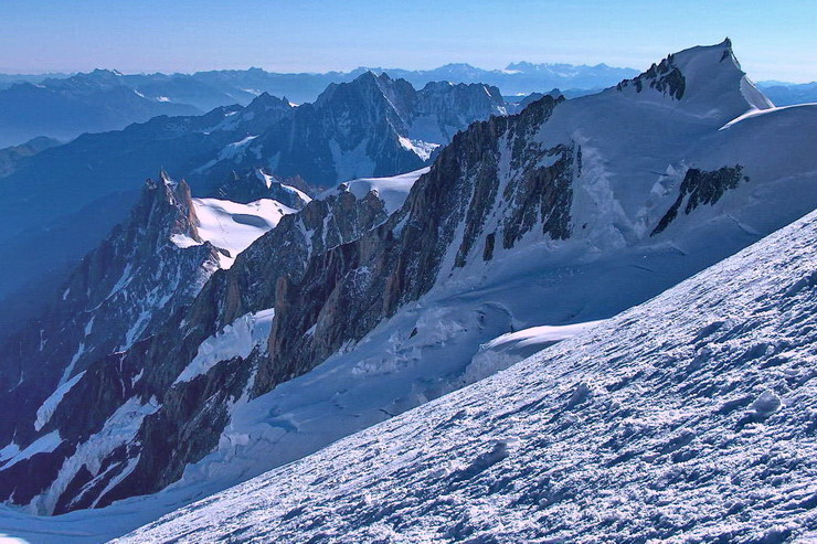 Mont-Blanc - Mont Maudit (4465 m) depuis le refuge Vallot (4362 m)