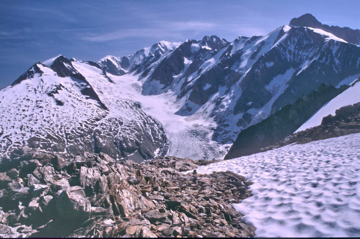 Tr la Tte - Aiguille de la Brangre (3425 m) et Dmes de Miage (3673 m) - Col Infranchissable (3349 m) - Mont Blanc (4808 m) - Aiguilles de Tr la Tte (3930 m) et des Glaciers (3816 m)