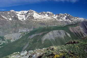 Massif des Grandes Rousses - Versant est, du Pic du Lac Blanc (3323 m) au Pic de l'Étendard (3464 m)