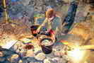 Mines d'argent du Fournel - Exprience d'abattage au feu - Tamisage et calibrage du minerai ramass