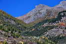 Saint-Martin-de-Queyrires - Sachas (1372 m) et vallon ponyme - Au fond, Crte du Rocher Blanc (2503 m)