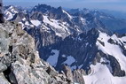 Barre des crins (4102 m) - Col des crins (3367 m) - Au loin, la Meije (3982 m)