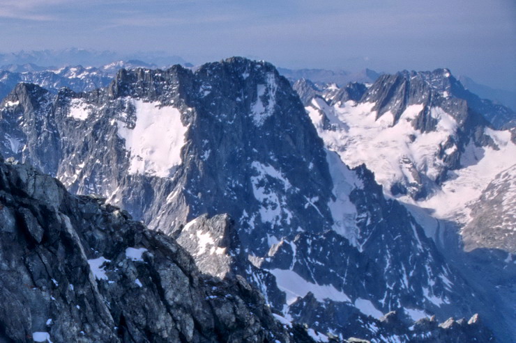 Barre des crins (4102 m) - Parcours de l'arte sommitale de la Barre - L'Ailefroide (3954 m), les Bans (3669 m), le Sirac (3441 m)