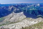 Tte de l'Estrop (2961 m) - Panorama en direction de la Montagne du Cheval Blanc (2323 m)