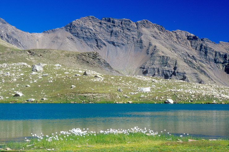 Lac Palluel (2472 m) - Tte de Bertrand (3191 m) et Tte de Soulaure (3243 m)