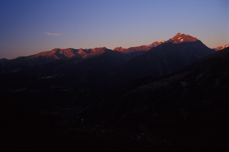 La Condamine - Lever de soleil sur la Pointe de l'Aiglière (3308 m)