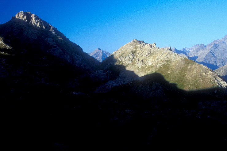 Tour de Montbrison - Vallon de la Selle - Cime de la Condamine (2940 m) et Bas Morand (2731 m) - Au fond, l'Aiglière